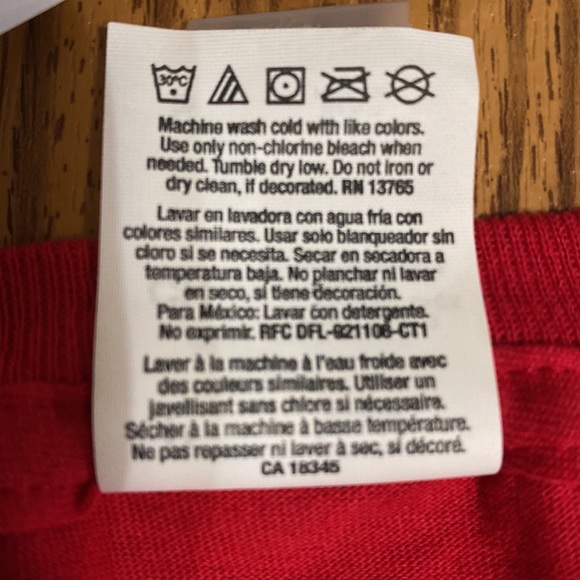 Holiday “Santa” T-Shirt, Fruit of the Loom, Size Adult S, NWT - Picture 4 of 6